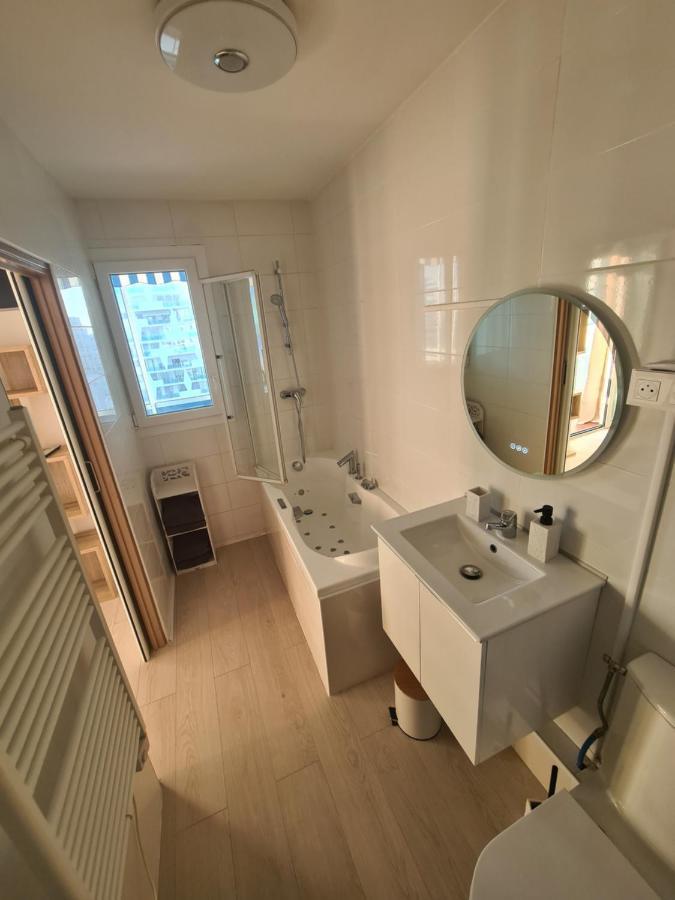Appartement Lumineux Avec Vue Sur Mer A 50 M De La Plage Et Du Centre 라그랑모트 외부 사진